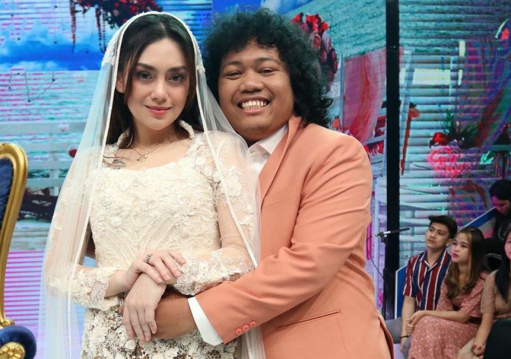 Celine Evangelista Beber Statusnya dengan Marshel, Ternyata Mereka - GenPI.co SUMSEL