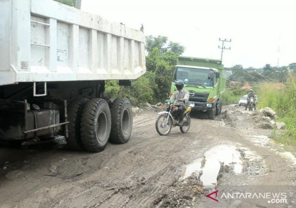 Menyerah Perbaiki Jalan Cor Batukuning, Pemkab OKU Minta Tolong Pusat - GenPI.co SUMSEL