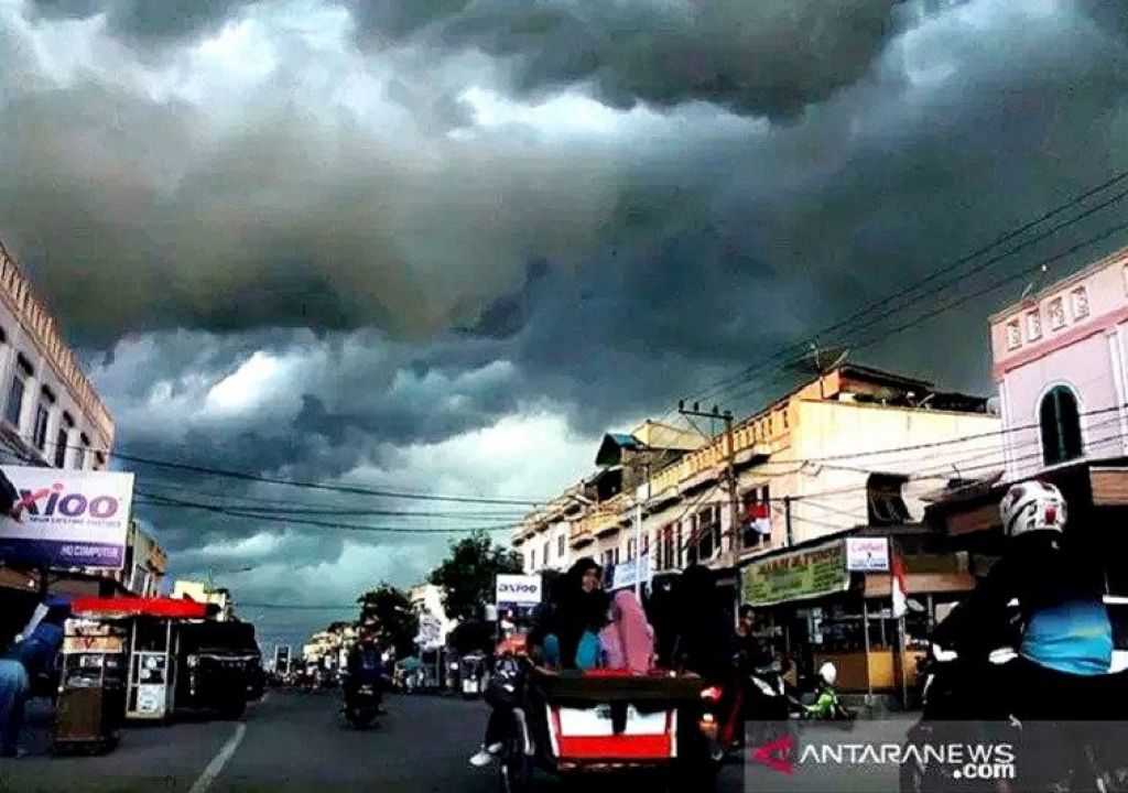 Warga Sumsel Waspada saat Lebaran, Ada Potensi Cuaca Ekstrem - GenPI.co SUMSEL