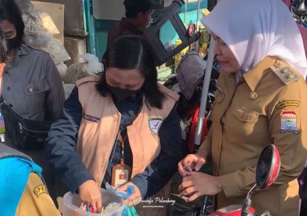 BPOM Palembang Temukan Bumbu Makanan Kedaluwarsa di Pasar - GenPI.co SUMSEL