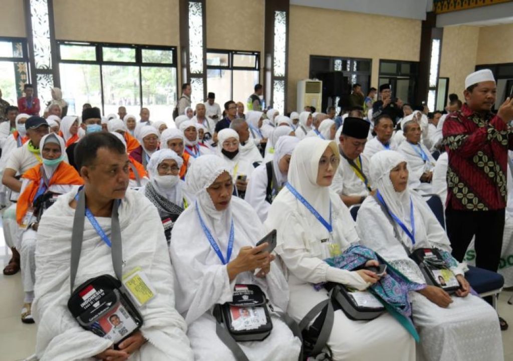 uploads/sumsel/arsip/normal/2023/06/24/pelepasan-calon-haji-kloter-24-di-asrama-haji-embarkasi-pale-pfhi.jpg - GenPI.co SUMSEL