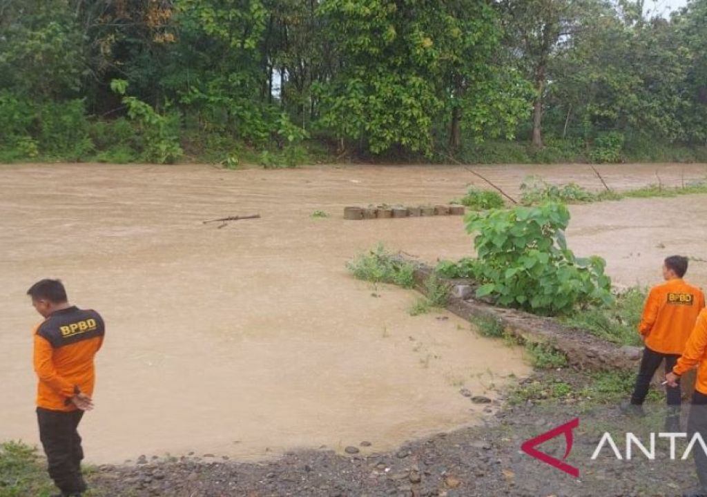 2 Jembatan Gantung di OKU Selatan Hanyut Terbawa Banjir Bandang - GenPI.co SUMSEL