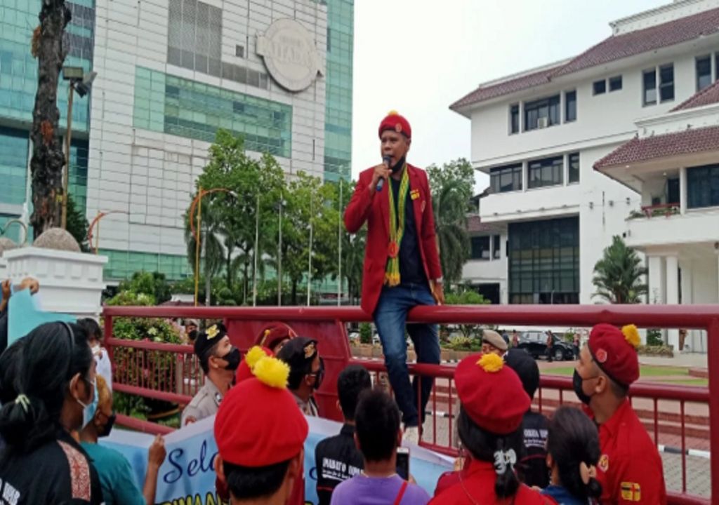 Mahasiswa Geruduk Balai Kota Medan, Tuntut Hal Ini - GenPI.co SUMUT