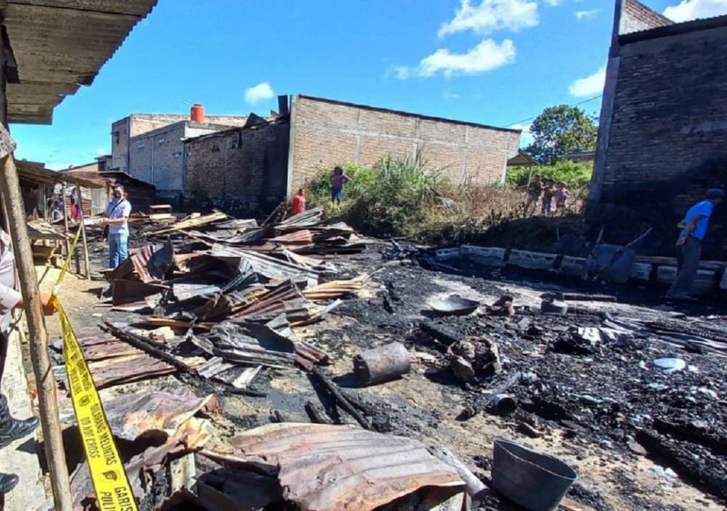 Tujuh Kios Terbakar di Taput, Diduga dari Kayu Bakar - GenPI.co SUMUT