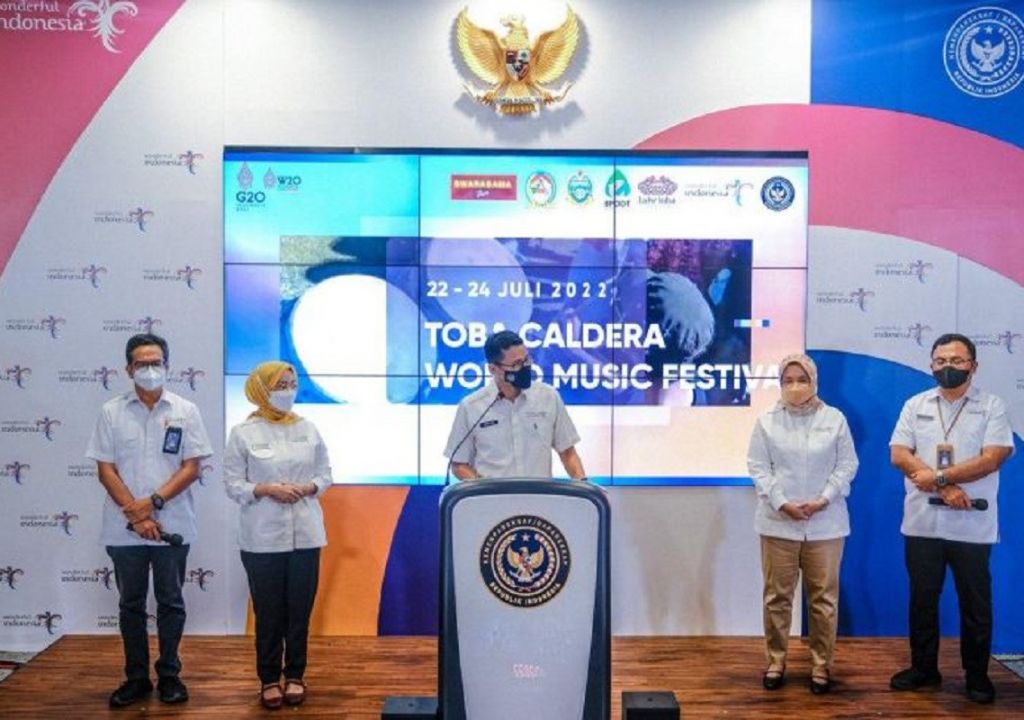 Menparekraf Luncurkan Kalender Event Danau Toba 2022 - GenPI.co SUMUT