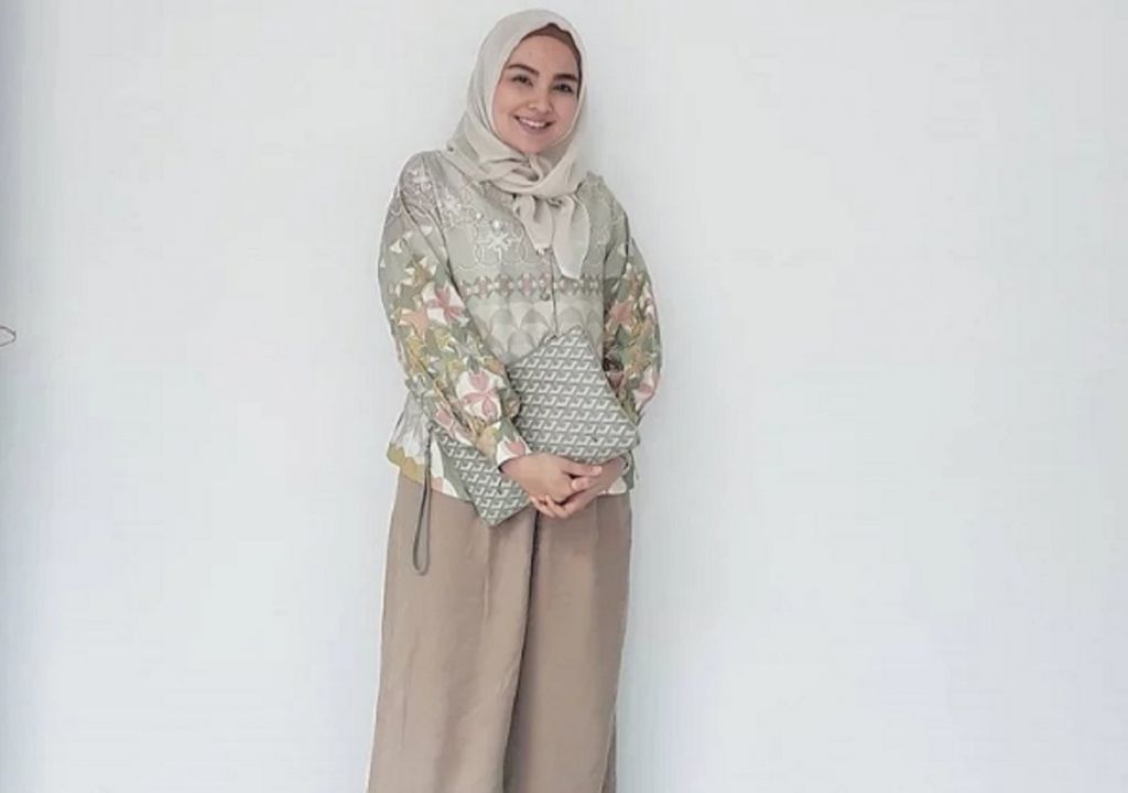 Inspirasi Gaya Baju Lebaran agar Tampil Kekinian - GenPI.co SUMUT