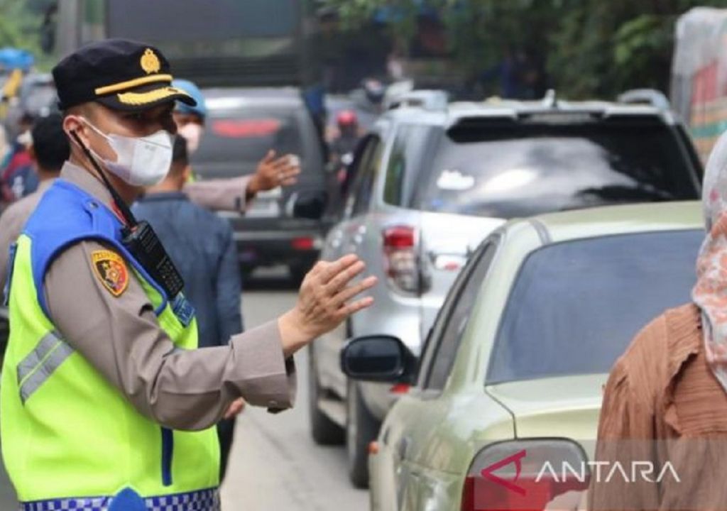 Macet Parah, Kapolres Tapsel Turun Urai Lalu Lintas - GenPI.co SUMUT