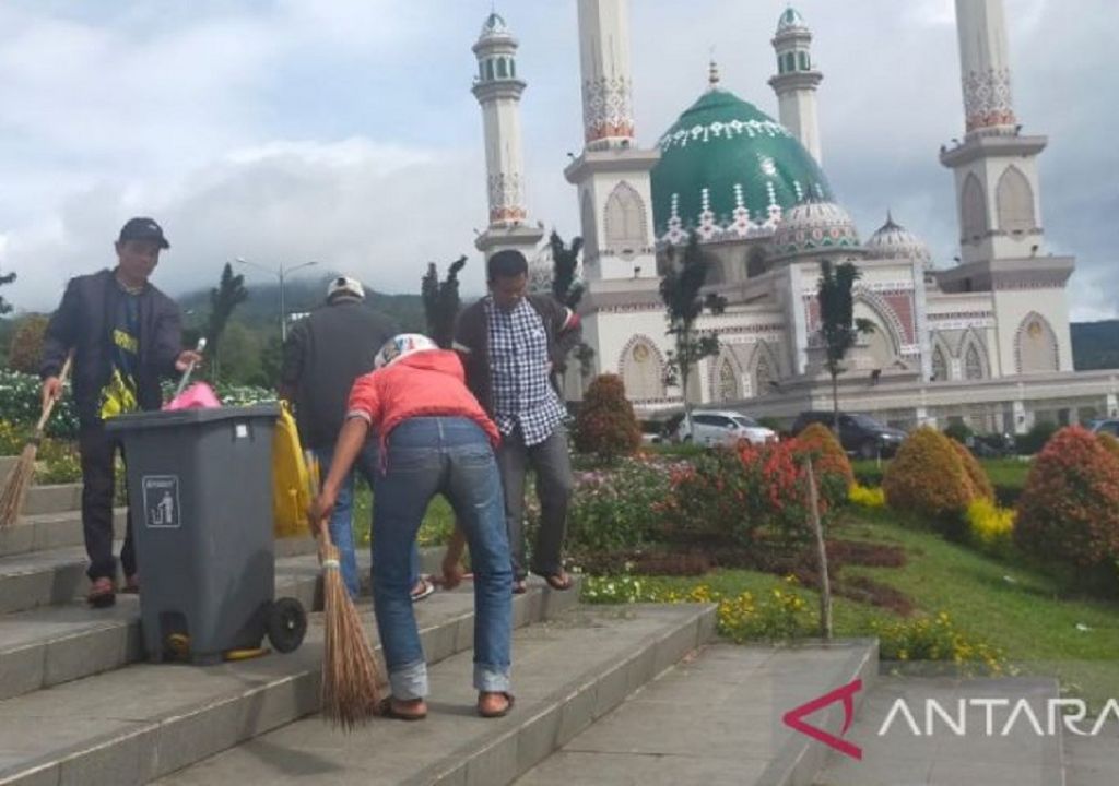 Ya Tuhan, Sampah Berserakan di Masjid Agung Tapsel - GenPI.co SUMUT