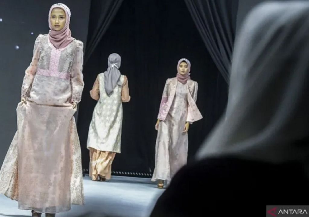 Ladies, Ini 5 Bahan Jilbab Nyaman dan Anti Gerah - GenPI.co SUMUT