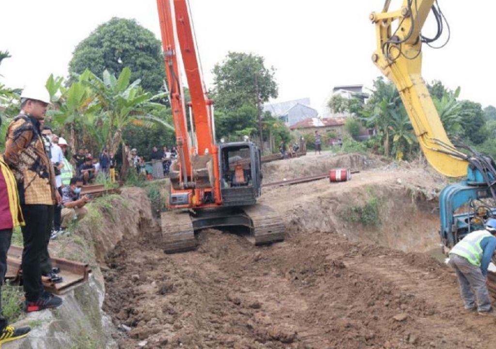 Bobby Nasution Cek Perbaikan Jalan Raja Aceh - GenPI.co SUMUT