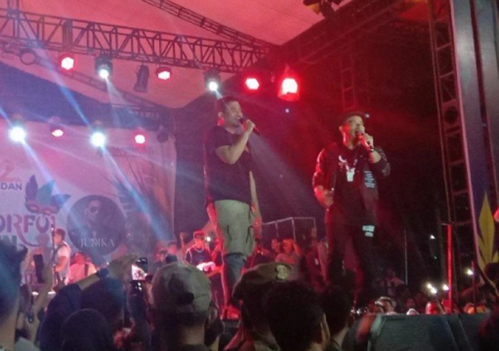 Lihat Gaya Bobby Nasution Nyanyi dengan Judika - GenPI.co SUMUT