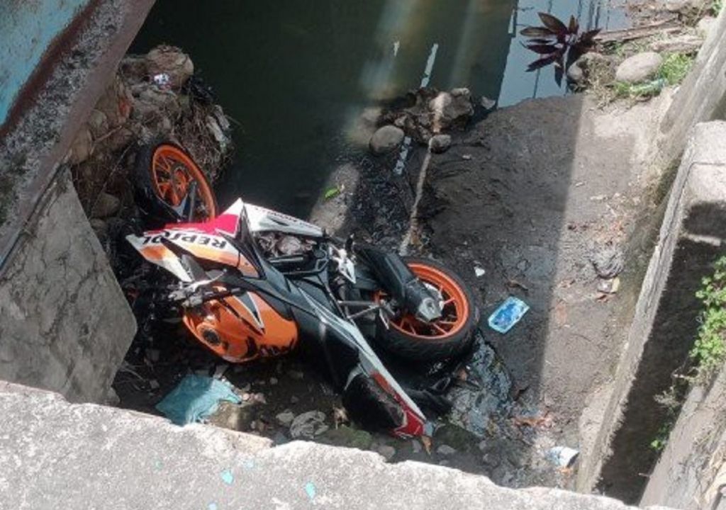 Pengendara CBR di Sumut Ini Terjun Bebas ke Parit - GenPI.co SUMUT