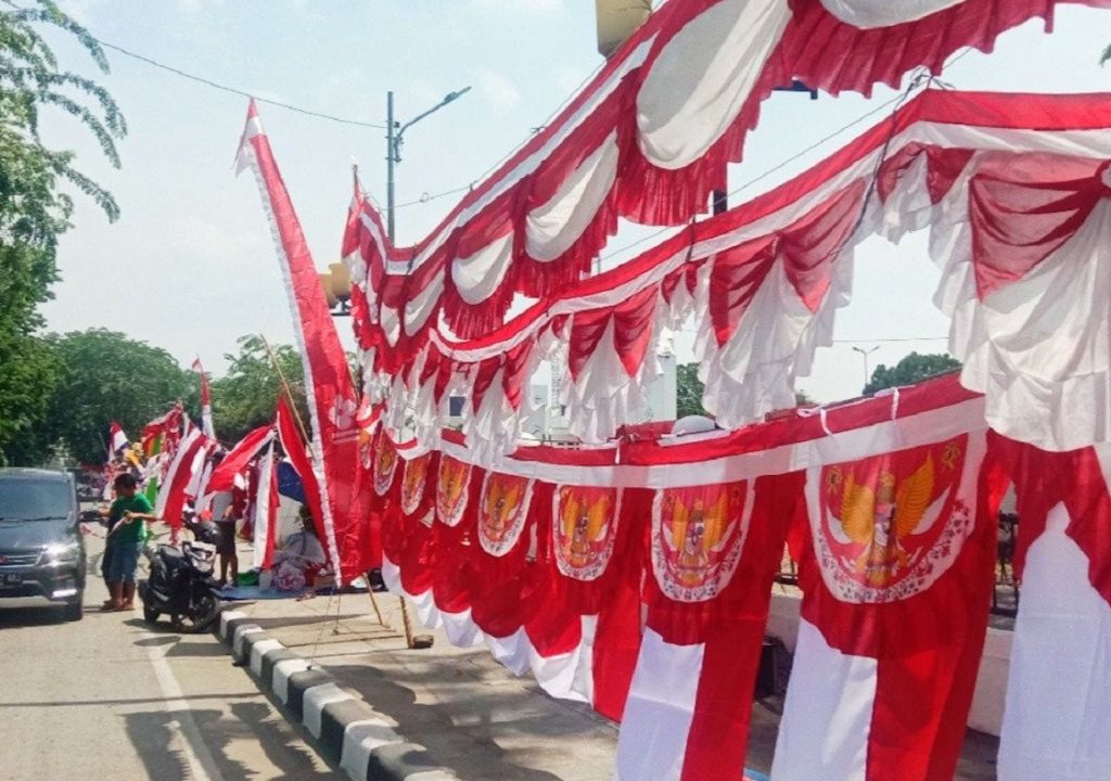 Wow! Pasutri Medan Raup Cuan dari Jualan Bendera - GenPI.co SUMUT