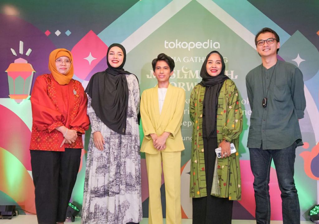 Fesyen Lokal Tampilkan Produk Kece Badai di Muslim Fash Forward 2022 - GenPI.co SUMUT