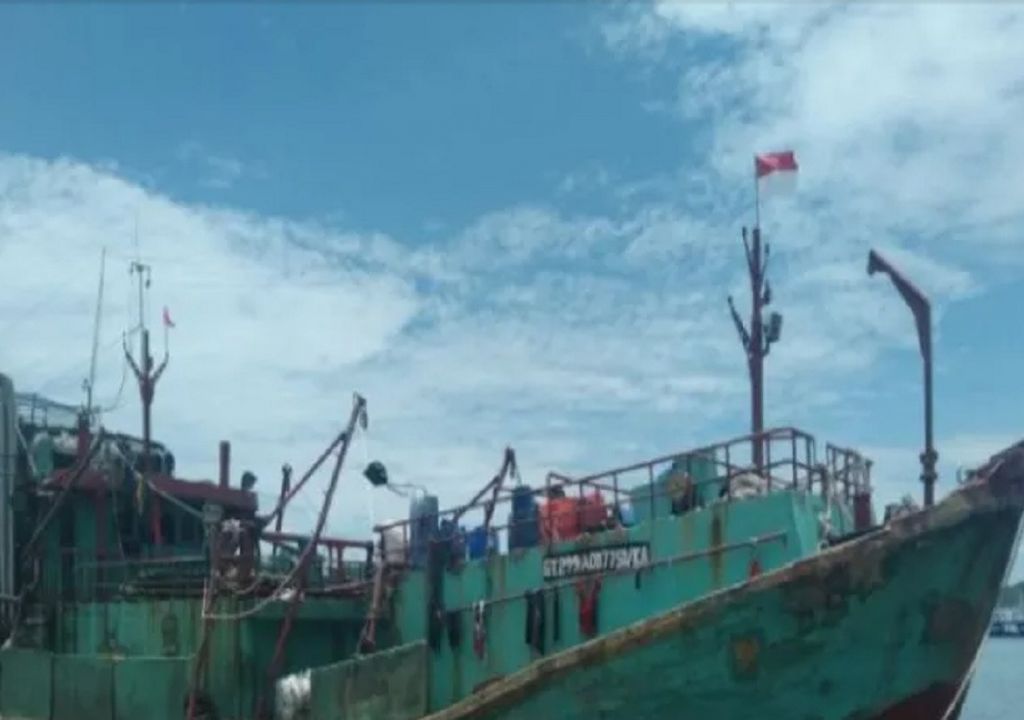 Kapal Bermuatan 60 Ton BBM Ditangkap Polres Sibolga - GenPI.co SUMUT