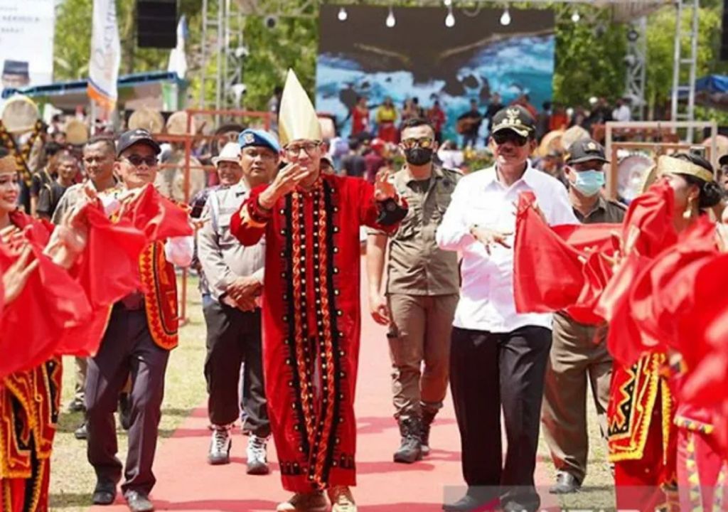 Kembangkan Wisata Nias Barat, Ini Kata Menteri Sandi - GenPI.co SUMUT