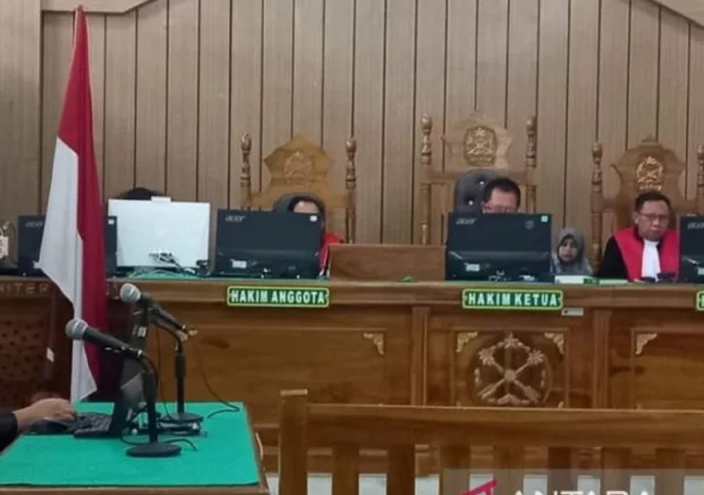 Terdakwa Korupsi Dana BOS Madina Divonis 7,5 Tahun - GenPI.co SUMUT