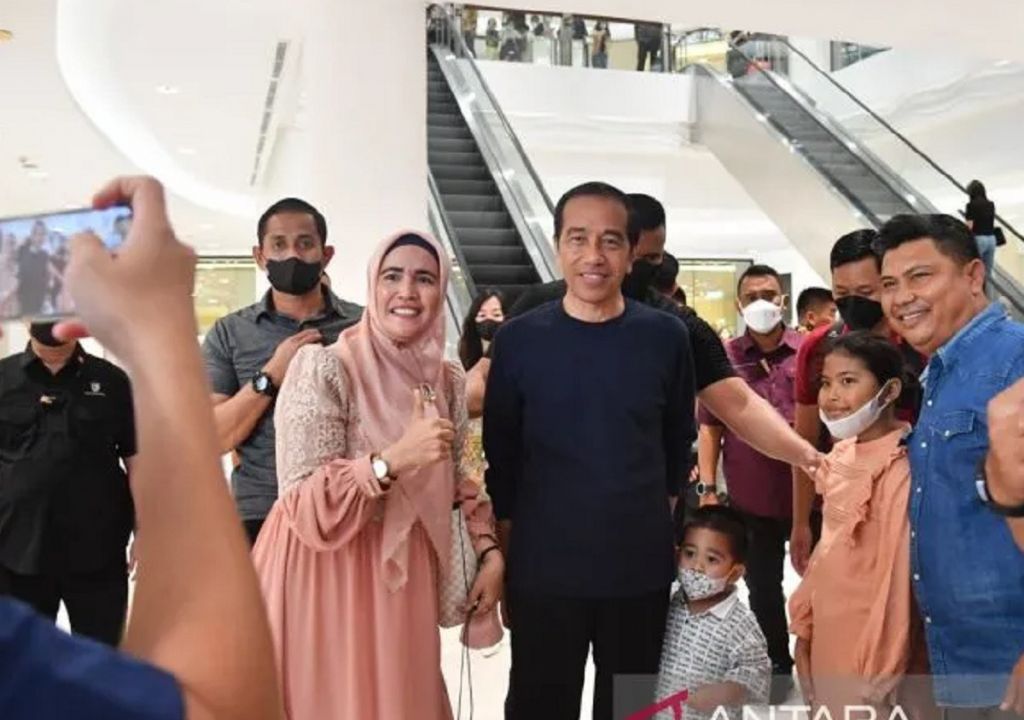 Presiden Jokowi Ajak 2 Cucunya ke Sun Plaza Medan - GenPI.co SUMUT
