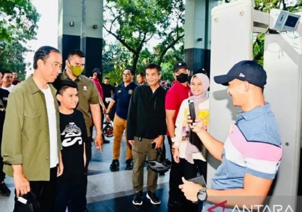 Anak SD di Medan Rela Lari 1 Km Kejar Presiden Jokowi - GenPI.co SUMUT