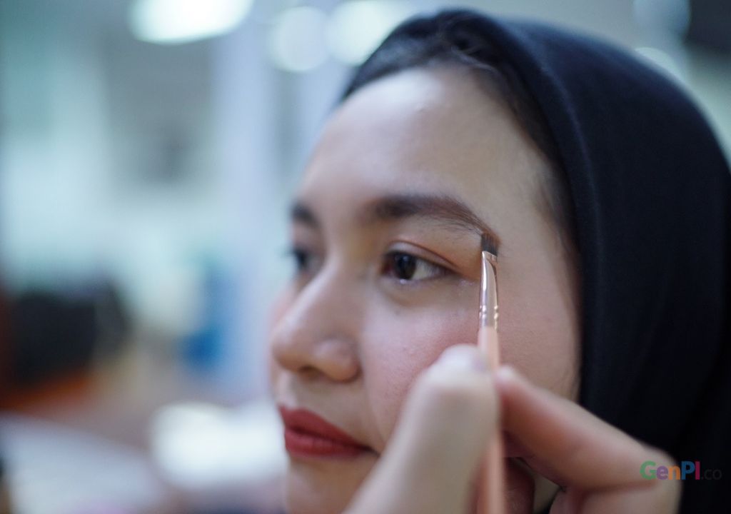 Makeup Simpel untuk Lebaran, Cukup Main di Mata - GenPI.co SUMUT