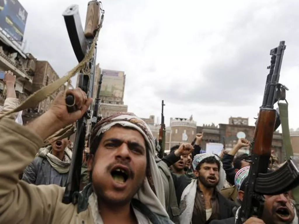 Pemberontak Houthi Yaman Merusak Kapal Tanker Minyak dengan Rudal Balistik - GenPI.co SULSEL