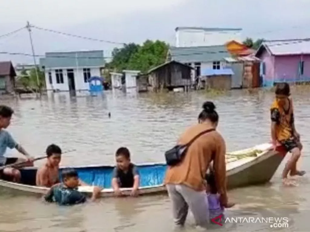 Awas, Ada Peringatan Banjir Rob di Surabaya, Semua Warga Waspada! - GenPI.co RIAU