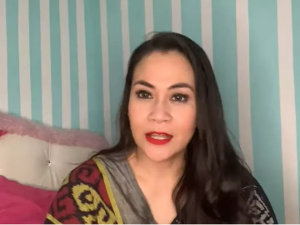 Tips Zoya Amirin Agar Wanita Merasakan Nikmatnya Bermain Cinta - GenPI.co JATIM
