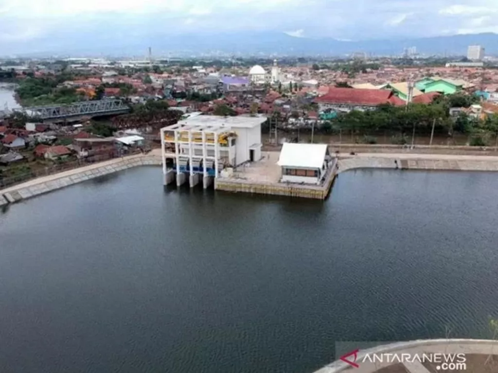 Atasi Banjir Bandung Selatan, PUPR Selesaikan Kolam Retensi Andir - GenPI.co JATIM