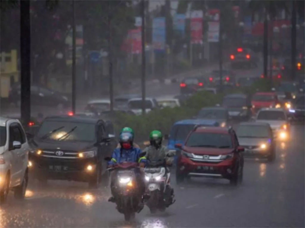 Kota Besar di Indonesia Dilanda Hujan Lebat Disertai Petir Hari Ini, Waspadalah! - GenPI.co NTB