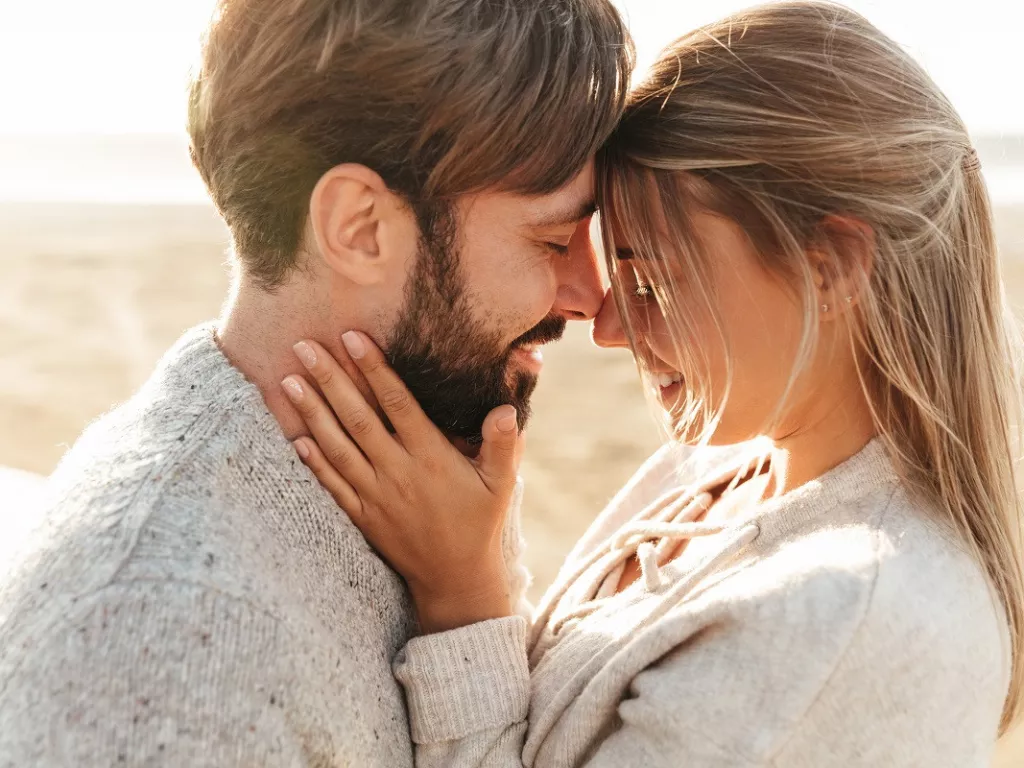 Lakukan 6 Hal Ini, Cinta Pasangan kepada Kamu Akan Makin Dalam - GenPI.co BALI