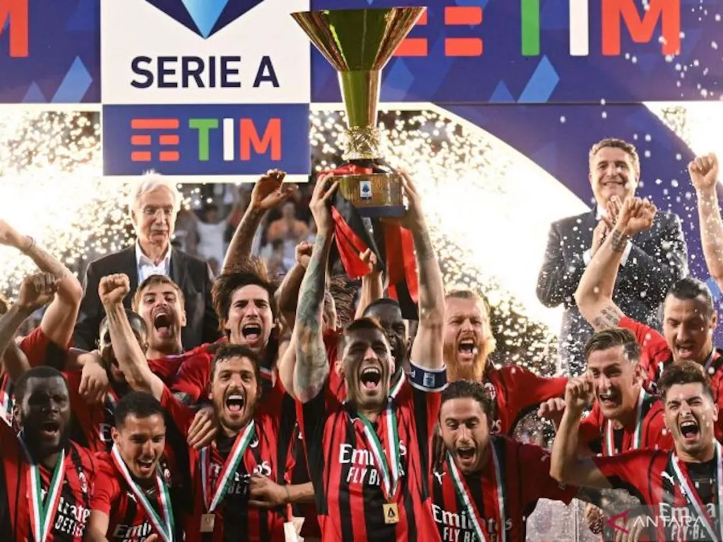 Oki Rengga Ingin Kualitas Tim Inti dan Cadangan AC Milan Merata - GenPI.co NTB