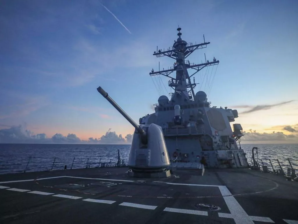 Pasukan AS dan Filipina Tenggelamkan Kapal Saat Latihan Perang di Laut Cina Selatan - GenPI.co SUMUT