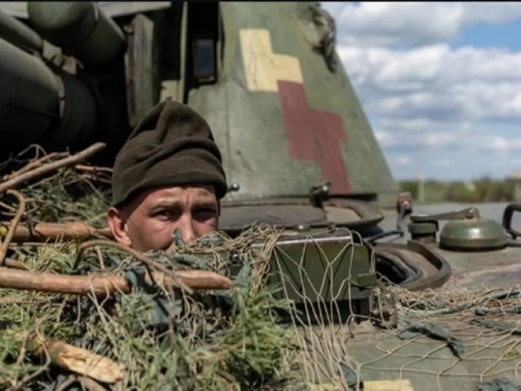 Pasukan Zelenskyy Hadapi Serangan Gabungan Rusia di Ukraina Timur - GenPI.co SUMSEL