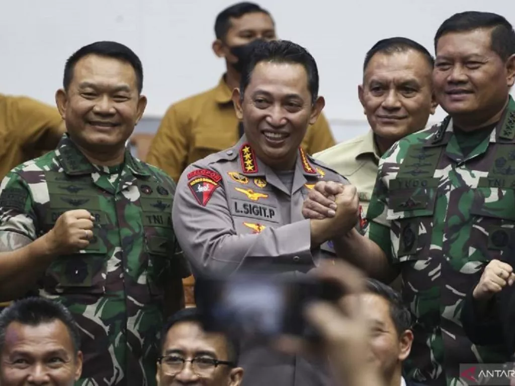 Kapolri Listyo Sigit dan Yudo Margono buat Polri-TNI Makin Solid - GenPI.co SULSEL
