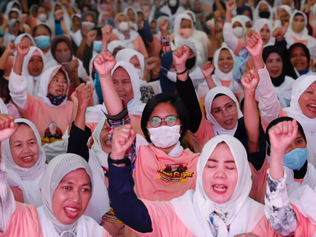 Ribuan Emak-emak DKI Dukung Ganjar Presiden 2024: Dia Pemimpin Idola Kami - GenPI.co SULSEL