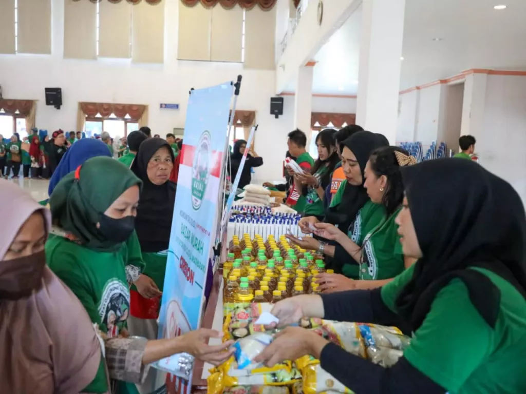 Bentuk Solidaritas, Kajol Indonesia Gelar Bazar Oli dan Sembako Murah - GenPI.co SULTRA