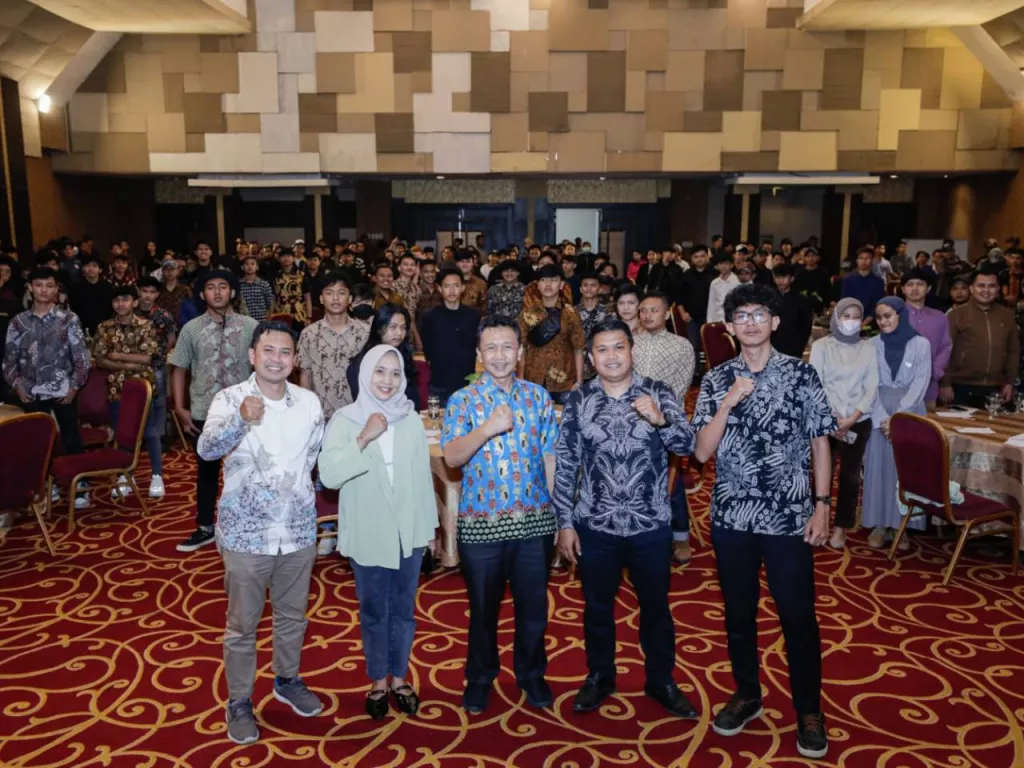 Ganjar Pranowo Terdepan dalam Hasil Jajak Pendapat Forum Alumni Muda - GenPI.co SULSEL