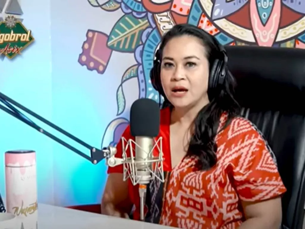 Bacaan Suami Istri: Tips Zoya Amirin agar Bermain Cinta Makin Enak - GenPI.co RIAU