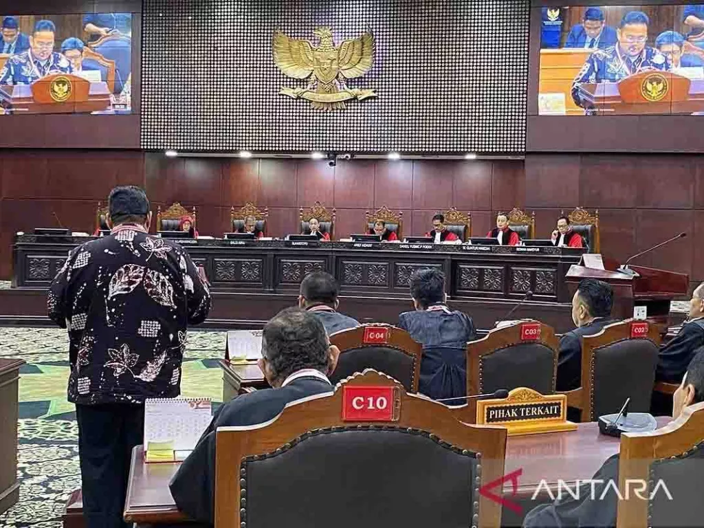 Bawaslu RI: Jokowi Tak Langgar Netralitas saat Bagikan Bansos di Banten - GenPI.co RIAU