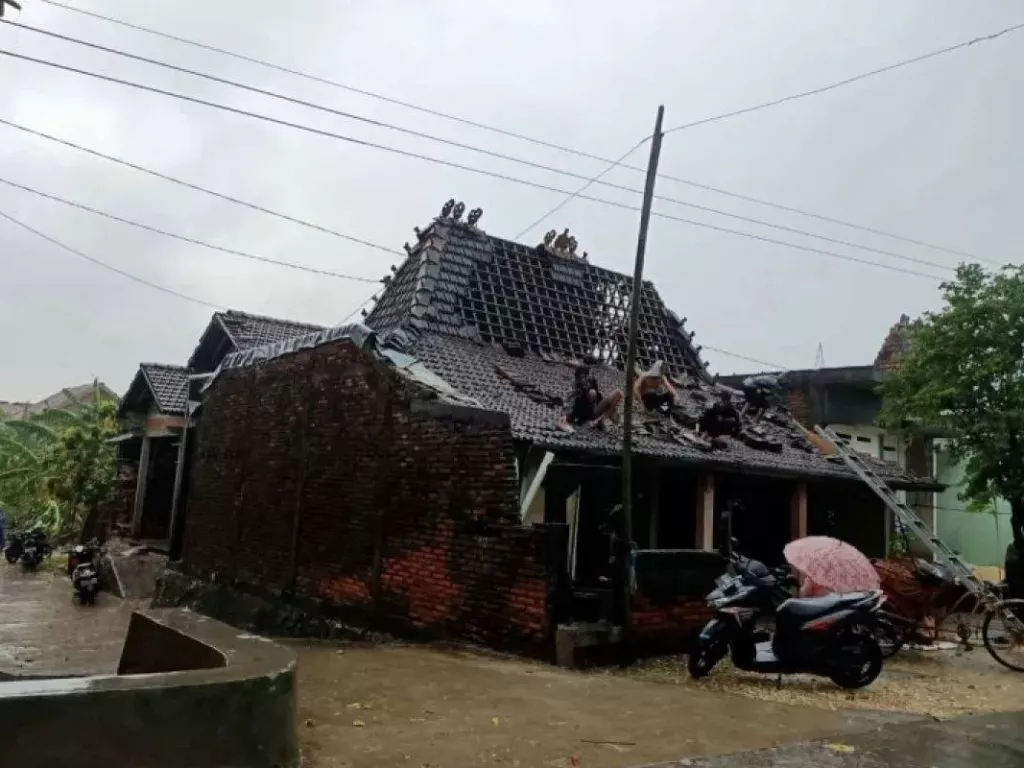 BMKG: Waspada Cuaca Ekstrem di Sebagian Besar Wilayah Indonesia - GenPI.co NTB
