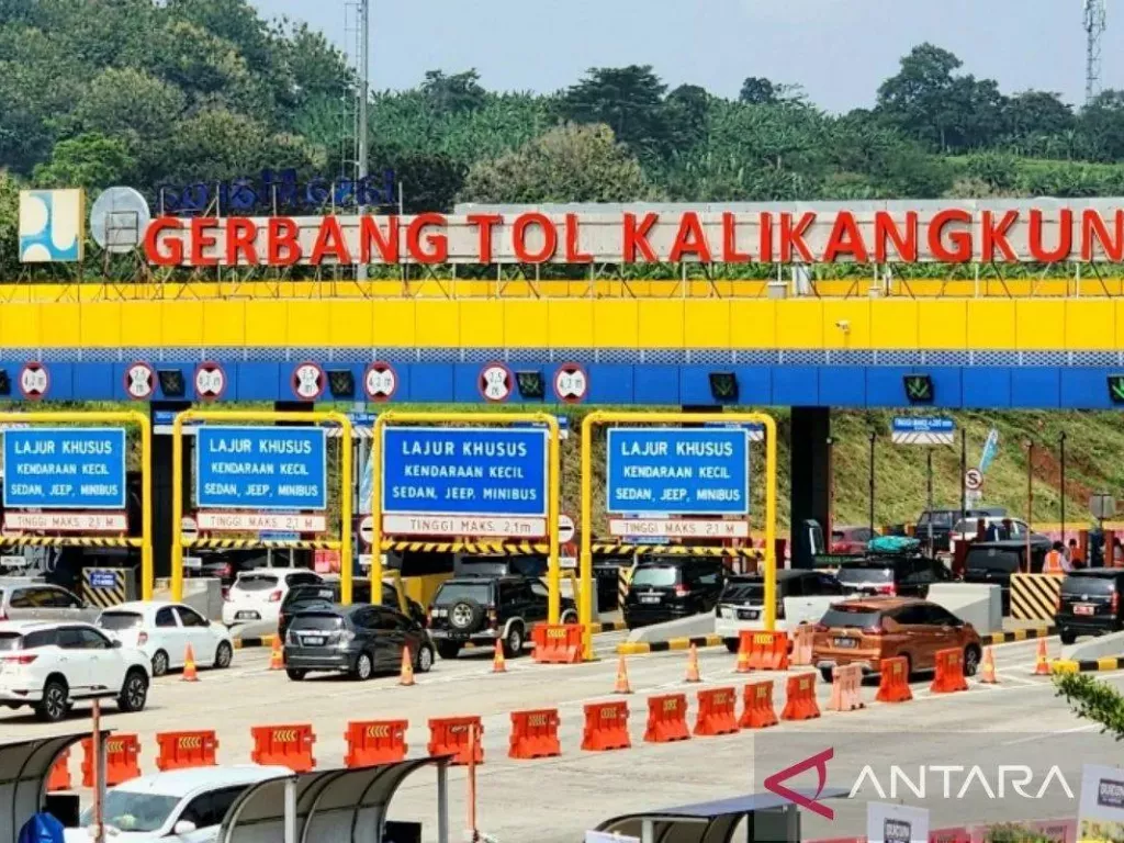 One way Berakhir, Arus Lalu Lintas di Gerbang Tol Kalikangkung Kembali Normal 2 Arah - GenPI.co NTB