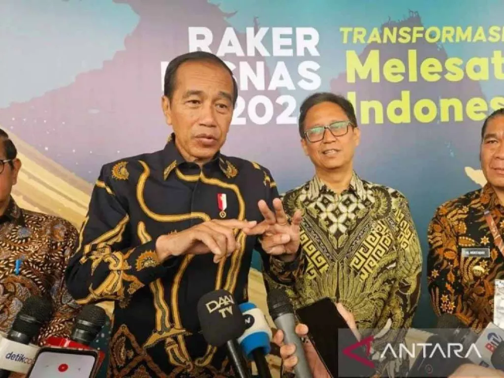 Ditanya Bukan Lagi Kader PDIP, Jokowi: Ya Terima Kasih - GenPI.co SUMSEL