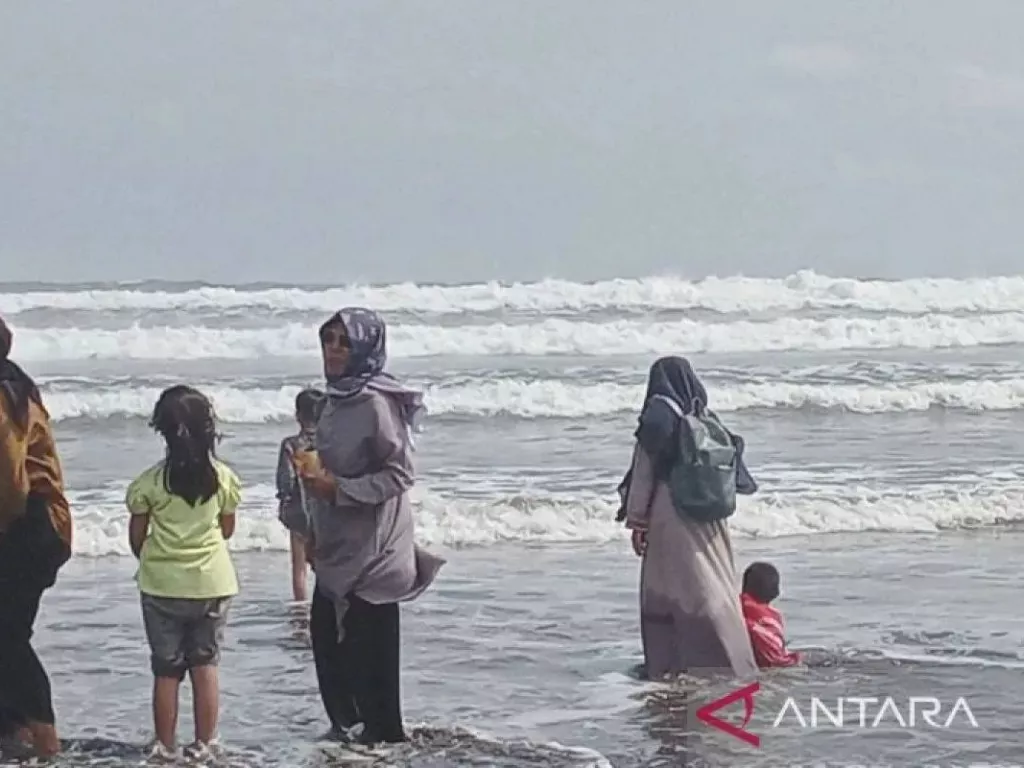 BMKG: Hati-Hati Gelombang Tinggi di Sejumlah Perairan Indonesia - GenPI.co SULSEL