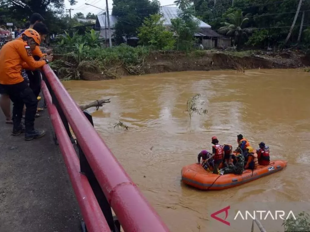 Korban Meninggal Banjir di Luwu Jadi 11 Orang - GenPI.co SULTRA