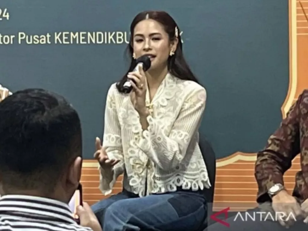 Garap Film Ki Hadjar Dewantara, Maudy Ayunda Riset Panjang - GenPI.co RIAU