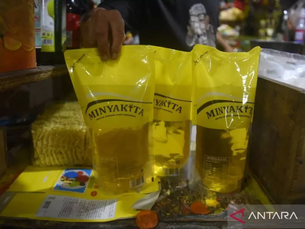Zulhas Sebut Harga Minyak Goreng MinyaKita Bakal Naik Rp 1.000 - GenPI.co SUMSEL