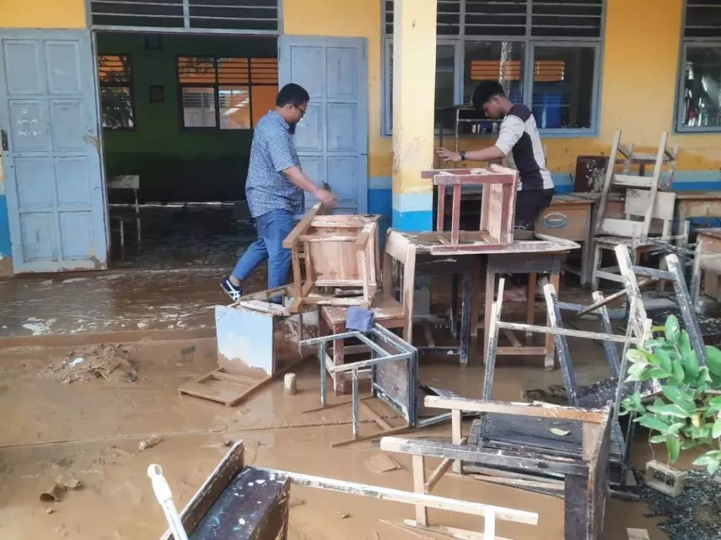 8 Sekolah di Sulawesi Selatan Terdampak Banjir dan Longsor, Ini Kondisinya - GenPI.co SULSEL