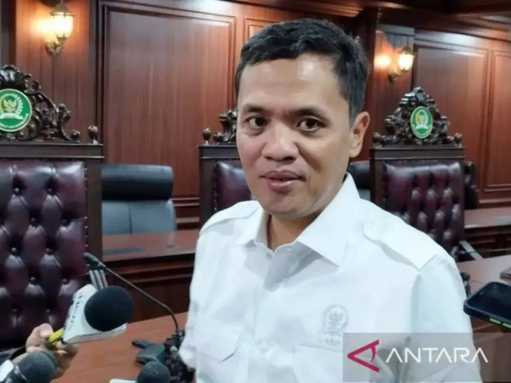 Ganjar Pranowo Pilih Oposisi pada Pemerintahan Prabowo Subianto, Gerindra: Kami Hormati - GenPI.co NTB