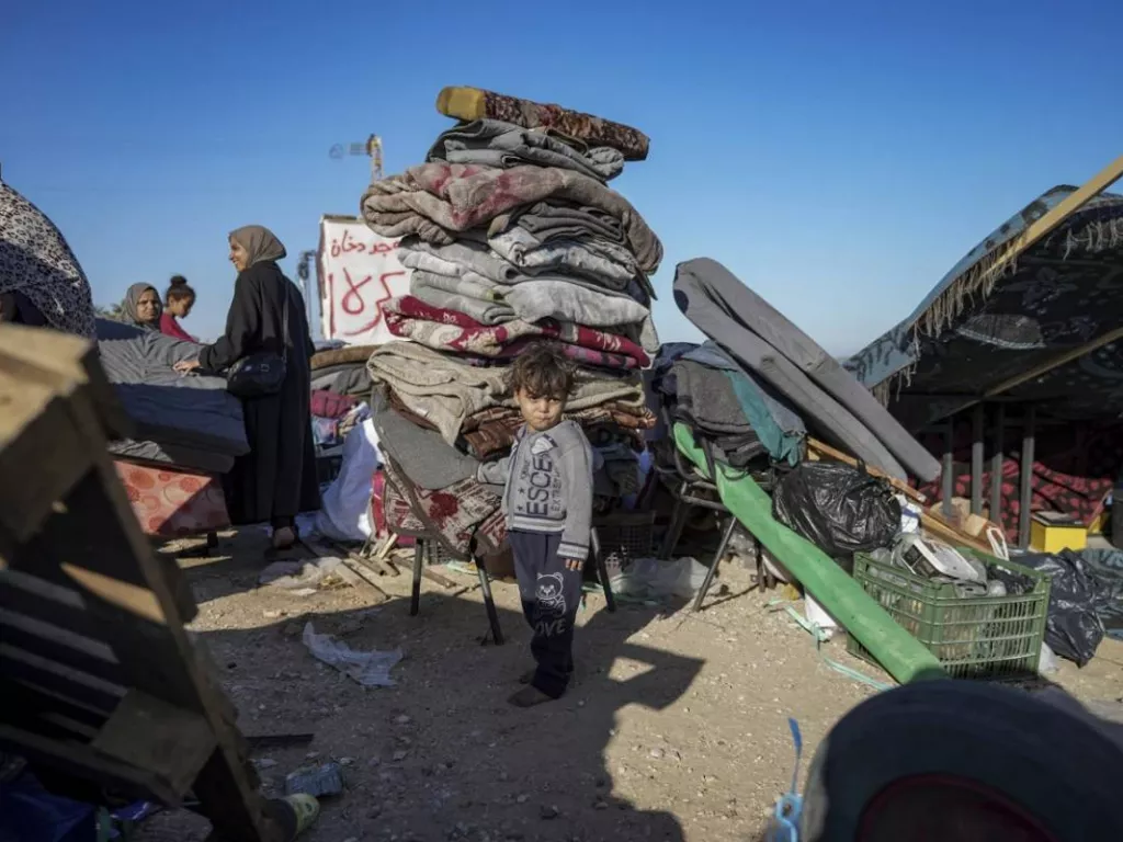 Israel Kuasai Perbatasan, Warga Palestina Melarikan Diri dari Kekacauan di Rafah - GenPI.co NTB