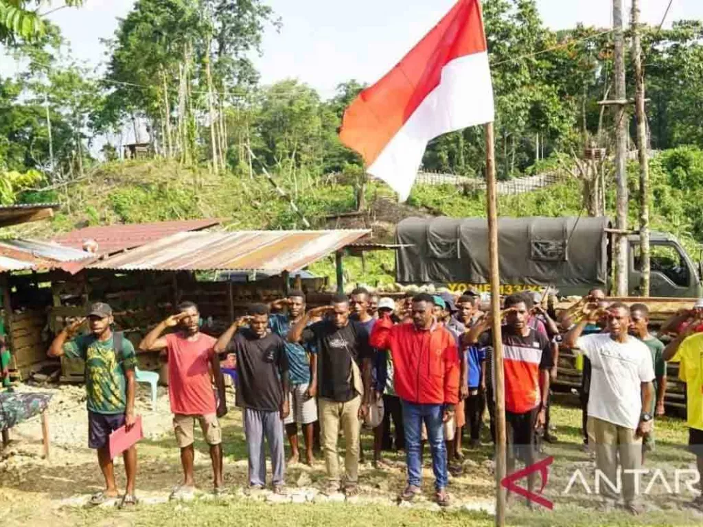 TNI: 29 Mantan Anggota OPM di Maybrat Sumpah Setia ke NKRI - GenPI.co NTB